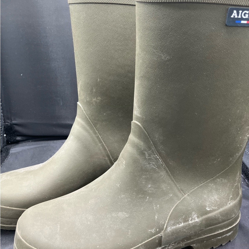 Rain boots